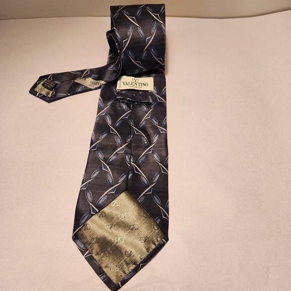 Valentino Cravatte Vintage Italian 100% Silk  Tie - Blue Geometric Pattern - Picture 10 of 10